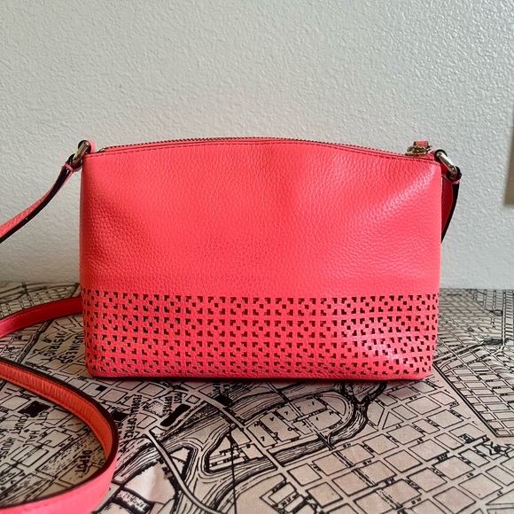 Kate Spade Coral Pink Crossbody Zippered Gold Hardware - Picture 3 of 6